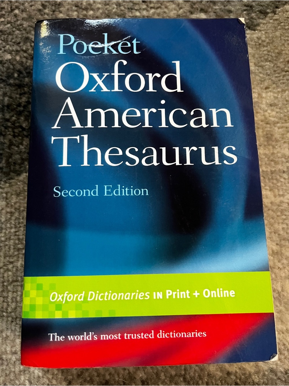 Oxford Pocket American Thesaurus — Blue with Green and Red Accents